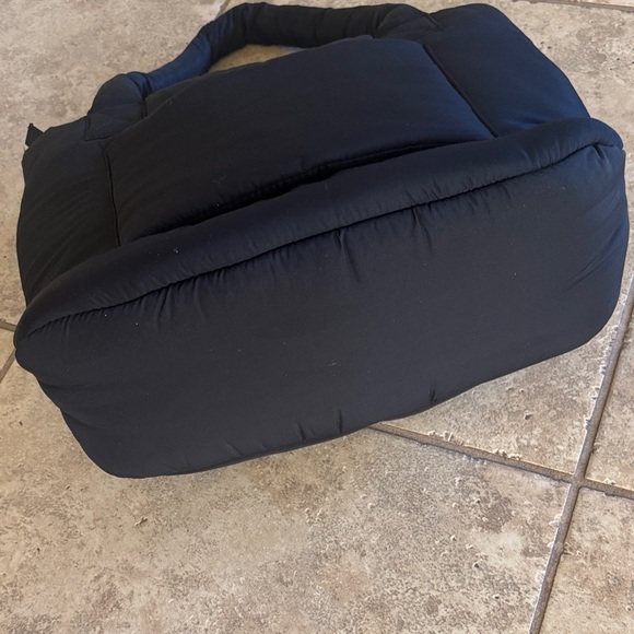 Wilo Black Puffer Tote Bag with Pouch - Picture 8 of 9